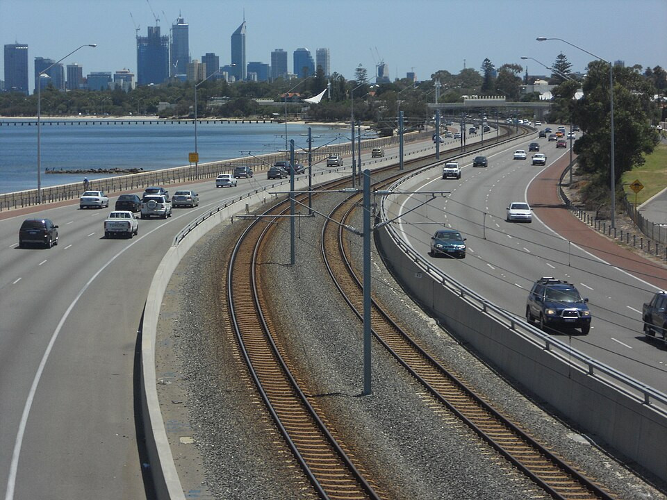 You are currently viewing Navigating Perth’s Peak Hour Traffic: Alternative Routes and Timing